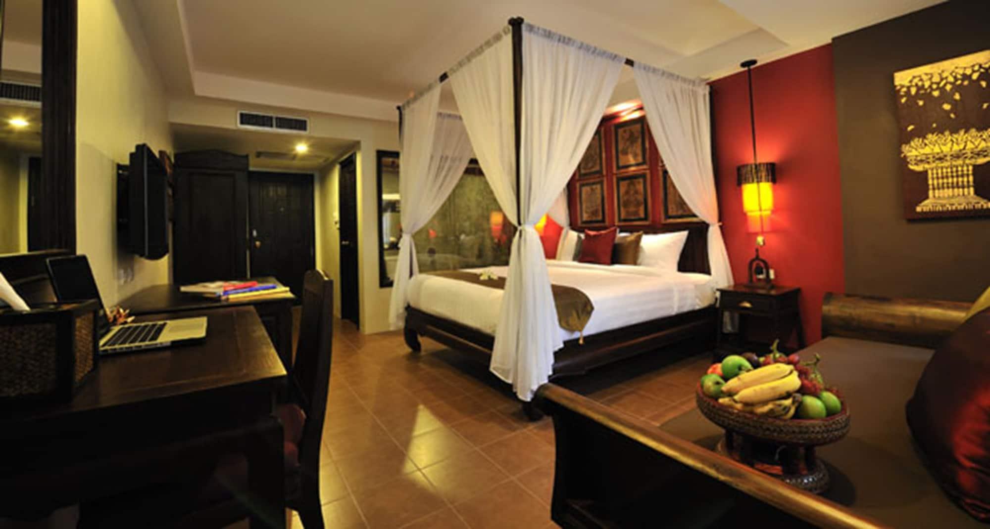 Siralanna Hotel Patong Exterior photo
