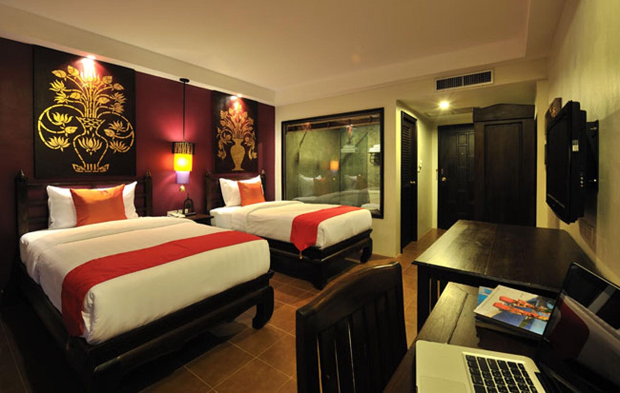 Siralanna Hotel Patong Exterior photo