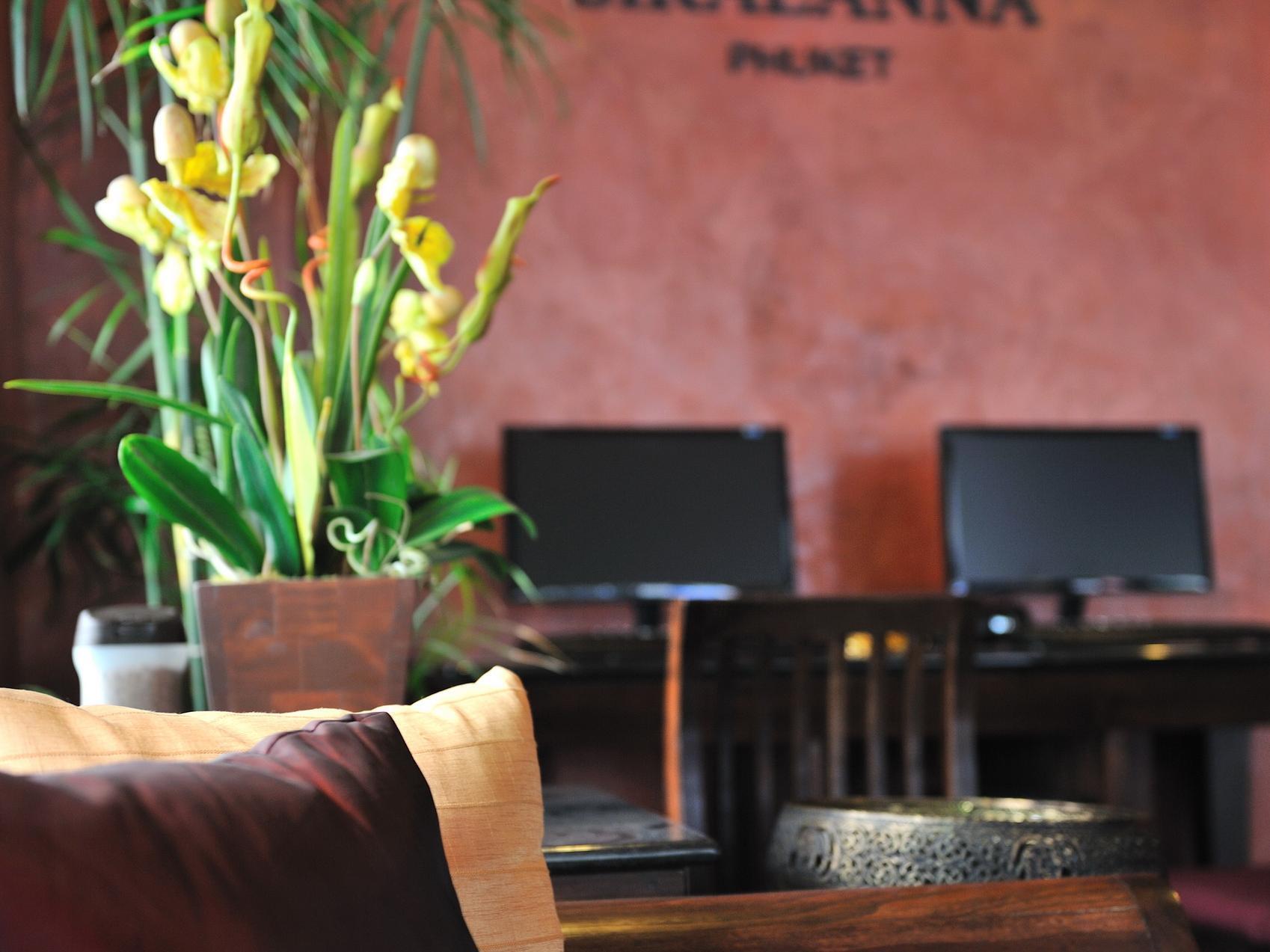 Siralanna Hotel Patong Exterior photo